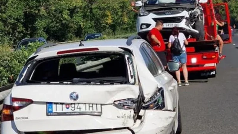 Катастрофа между два автомобила е станала на пътя Крайморие-Бургас заради