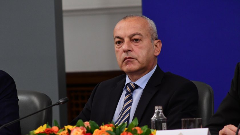 Служебният министър-председател Гълъб Донев разпредели между четиримата служебни вицепремиери функциите
