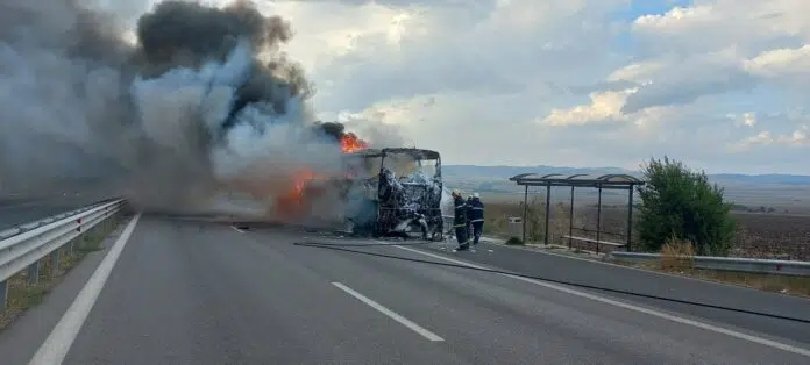 50 души е превозвал горящият автобус на автомагистрала „Тракия“ край