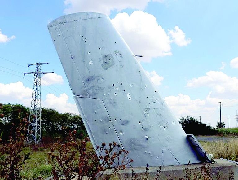 Полицията издирва вандали, осквернили паметника на двама военни летци, спасили