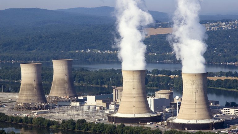 Германия изключва постепенно атомните си централи