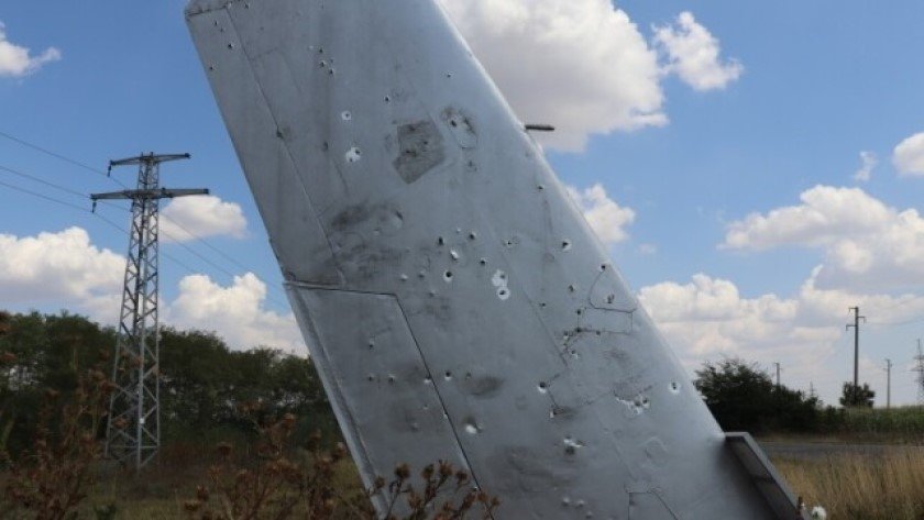 Вандализъм: Стреляха с ловна пушка по мемориала "Крилото" в Генерал Тошево