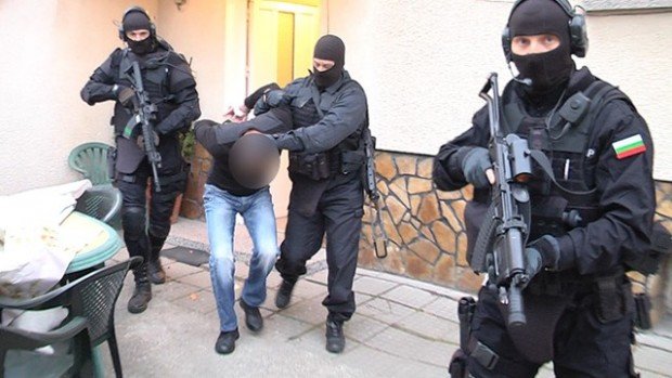 Собственик на 45 имота е задържан след зрелищна акция ГДБОП в Стара