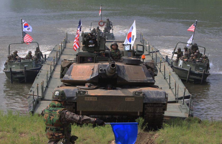 САЩ и Южна Корея започнаха мащабни военни учения