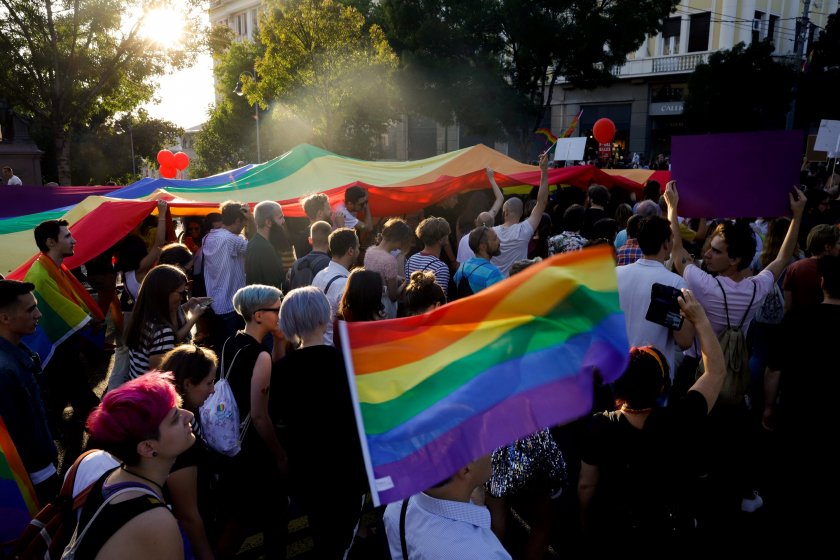 Хиляди в Сърбия протестираха срещу ЛГБТ фестивала EuroPride
