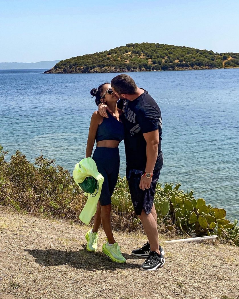 Чалга певиците и моделките са като магнит за милионерите, пише