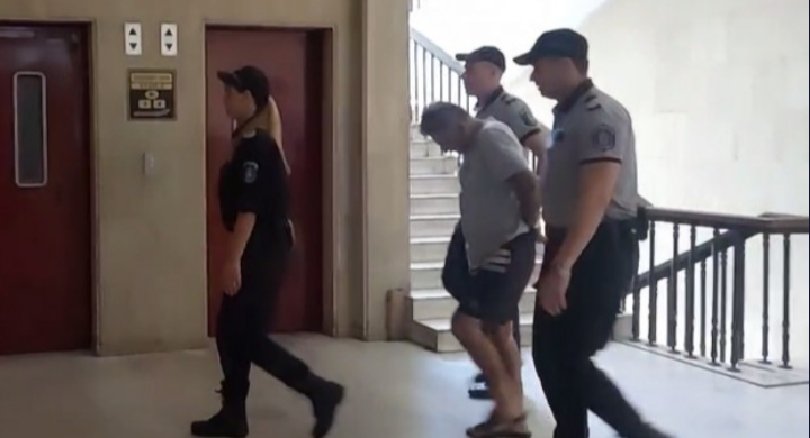Районен съд – Бургас   остави в ареста македонеца Зоран Камилов,