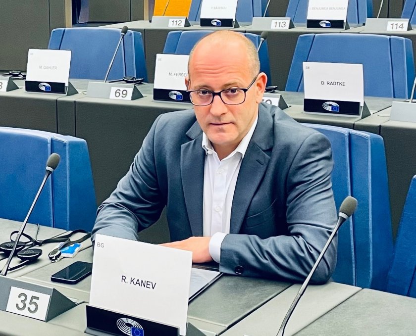 Евродепутатът и бивш водач на ДСБ Радан Кънев не успя