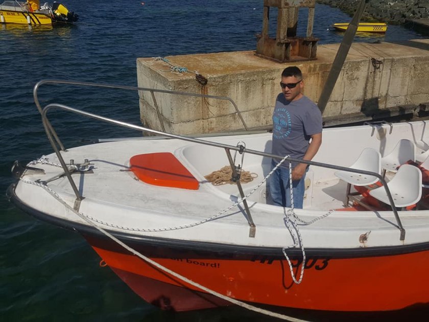 И Здравко от Приморско издирва с лодка удавниците от Созопол