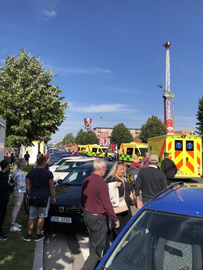 16 ранени при авария на въртележка в Чехия