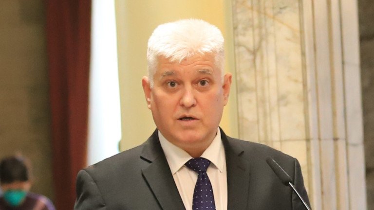 Военният министър отива в Карловско 