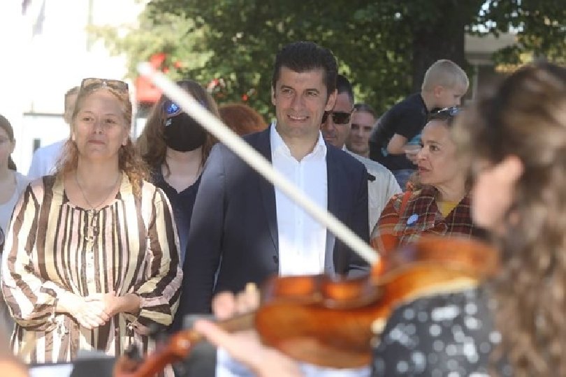 “Преди 175 г. едни млади български политици са постигнали една