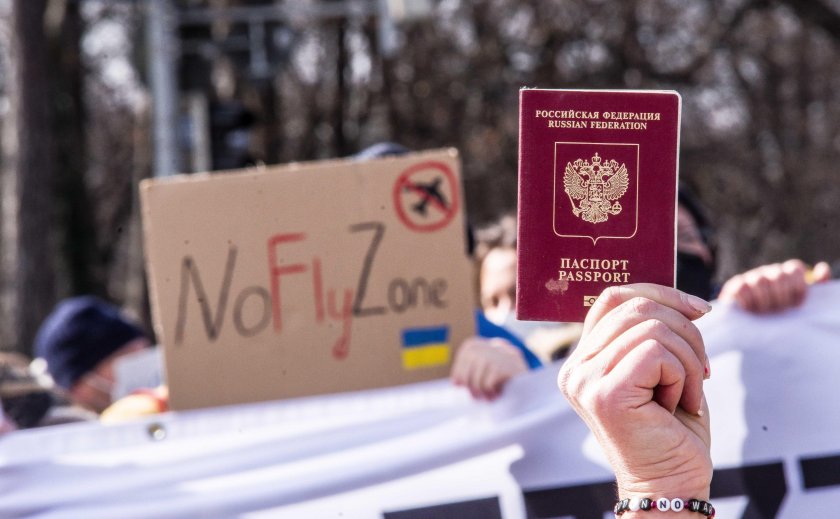 ЕК се отказа да забранява визите за руснаци 