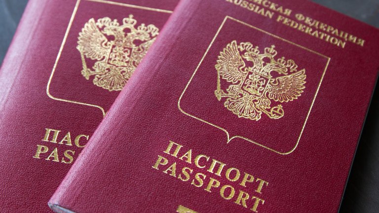 EК учи консулсктвата как да издават визи на руснаци