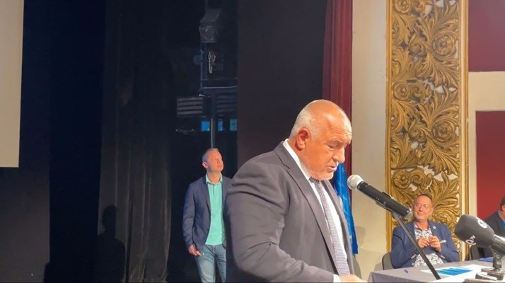 Лидерът на ГЕРБ Бойко Борисов е на предизборна обиколка в