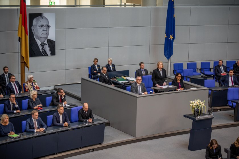 В германския парламент почетоха Горбачов с минута мълчание