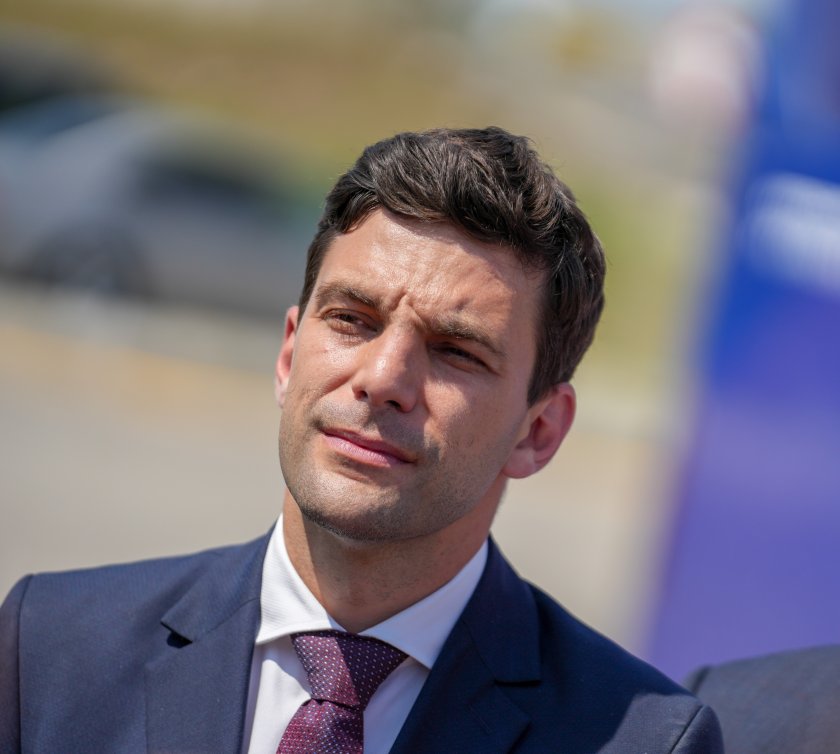 Звездата на Никола Минчев изгря в политиката в края на