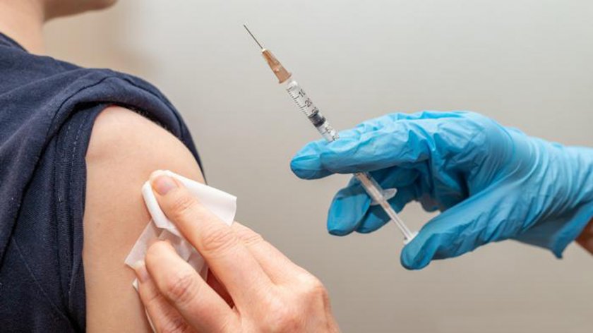 „Омикрон“ ваксини - само на имунизирани срещу COVID-19