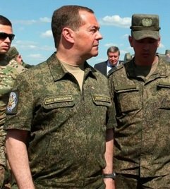 Дмитрий Медведев перифразира библейския "Апокалипсис"