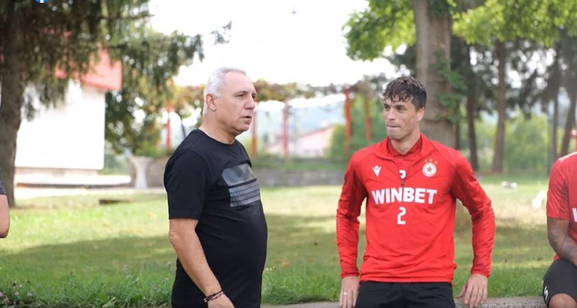 Стоичков към футболистите на ЦСКА: в неделя ще победите Левски, защото сте по-добри
