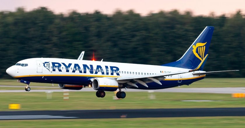 Нискотарифната авиокомпания Райънеър“ (Ryanair) планира да повиши цените на самолетните