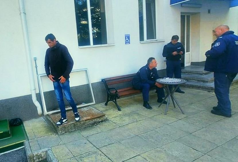 Арестуван е крадец на дограма