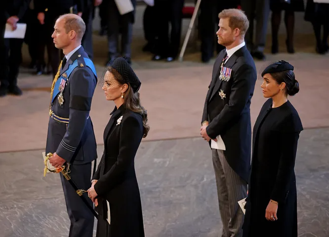 Дрескод за траур: Какво трябва да носят членовете на кралското семейство на погребения