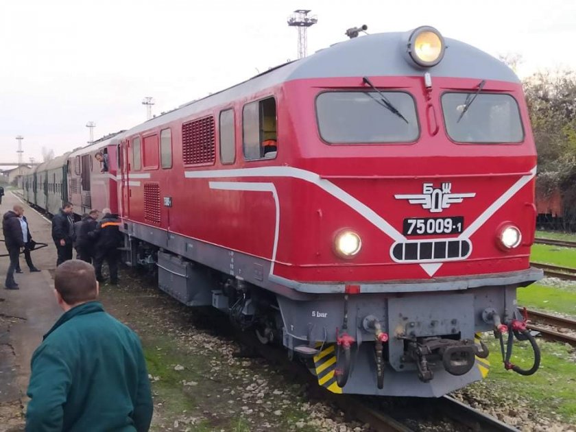 Бързият влак София - Бургас блъсна и уби човек край