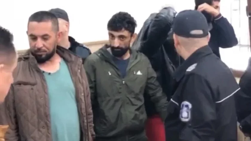 Петимата обвиняеми от разбития канал за бежанци в Пловдив, които