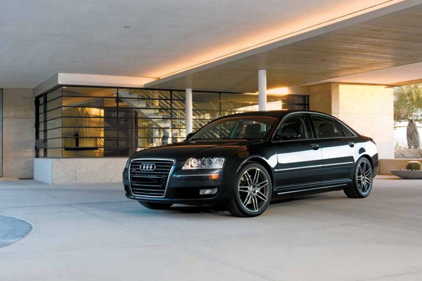 Лидерът на Възраждане Костадин Костадинов, познат на народа с партизанското