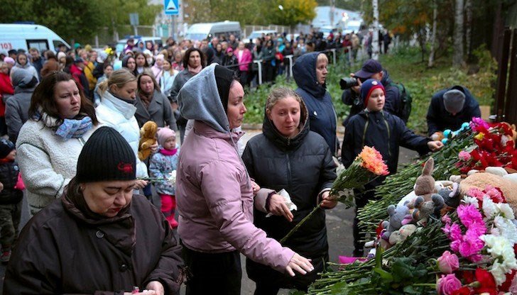 Жертвите на стрелбата в училище в руския град Ижевск вече