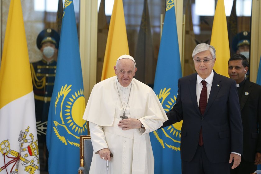 По време на пътуването си до Казахстан папа Франциск заяви, че е
