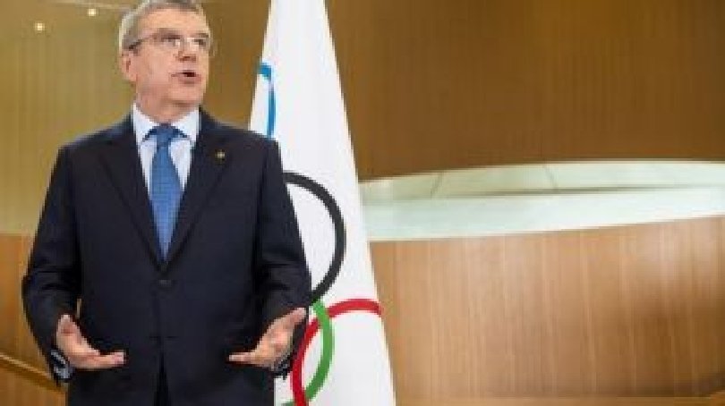 Международният олимпийски комитет (МОК) ще обмисли решението си да забрани