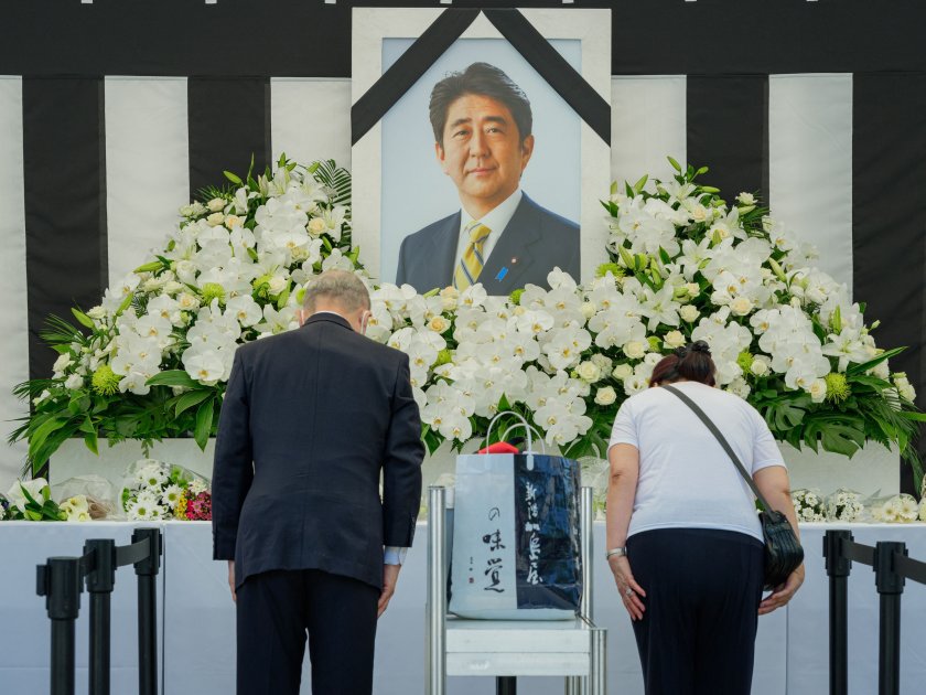 Япония си взе последно сбогом с Шиндзо Абе