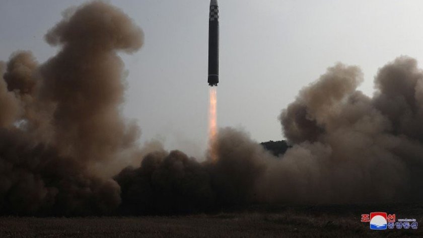 Северна Корея е изстреляла балистична ракета край източното си крайбрежие, съобщава