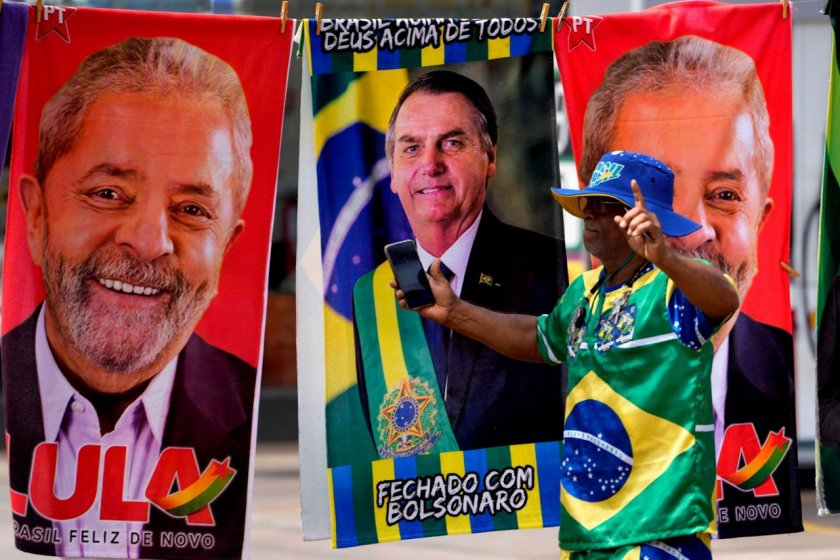 Бразилия избира президент, парламент и губернатори