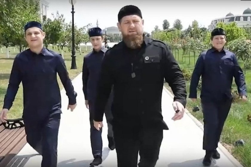 Чеченският лидер Рамзан Кадиров, съюзник на руския президент Владимир Путин, обяви, че ще
