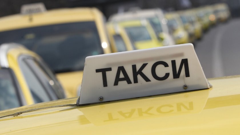 Арестуваха шестима "управители" на таксиметрови фирми