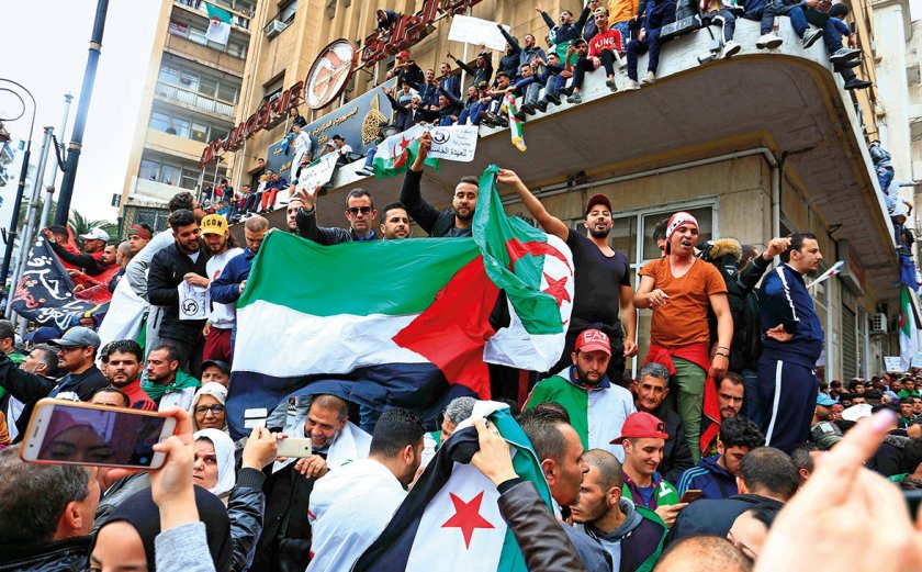 Нови протести в Алжир, народът иска още оставки