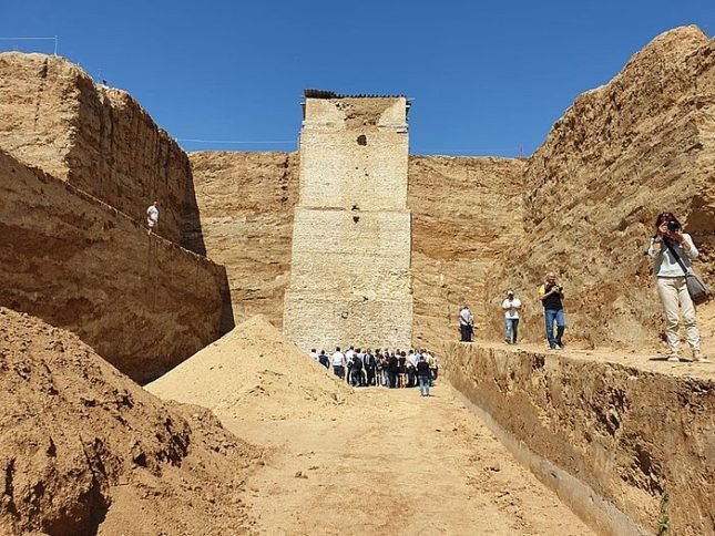 Откриха огромен римски мавзолей край село Маноле