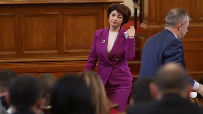 Деси Атанасова: Очаквайте разговори за кабинет на 20 октомври
