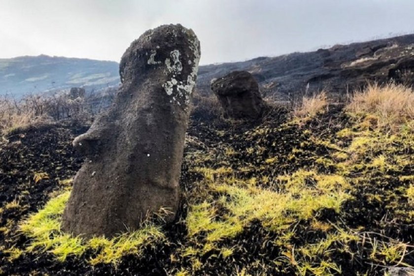 Пожар е увредил енигматичните статуи на Великденския остров, познат и