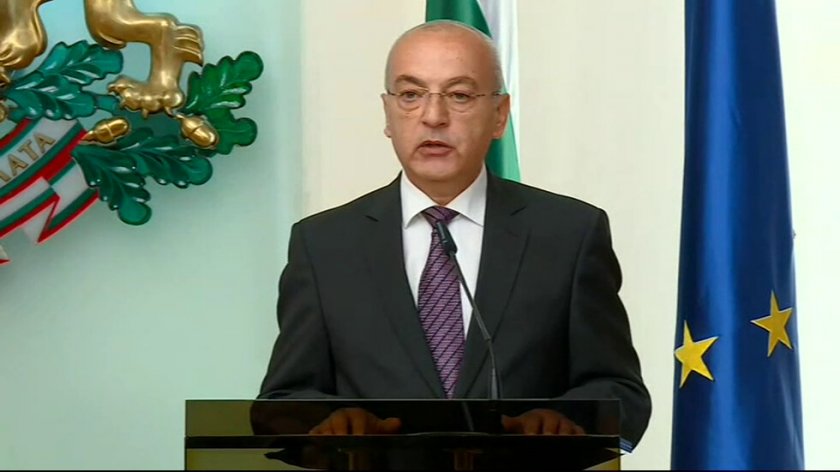 Служебното правителство извършва проверки и е изискало информация от службите