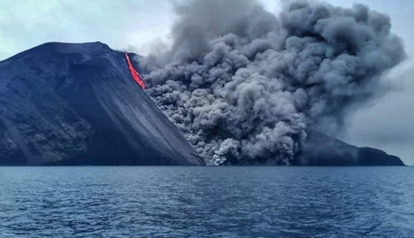 Изригване на вулкан разтърси италианско крайбрежие. Вулканът на италианския остров