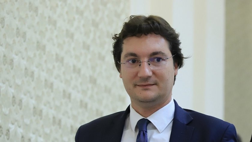Служебният правосъден министър и бивш депутат от БСП Крум Зарков