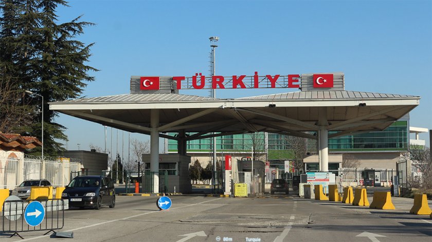 Ужас на границата с Турция! Километрична опашка на Капъкуле