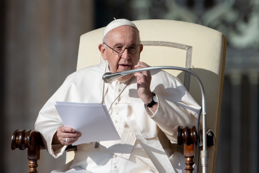Папа Франциск осъди безмилостните бомбардировки от Русия на украинските градове. По