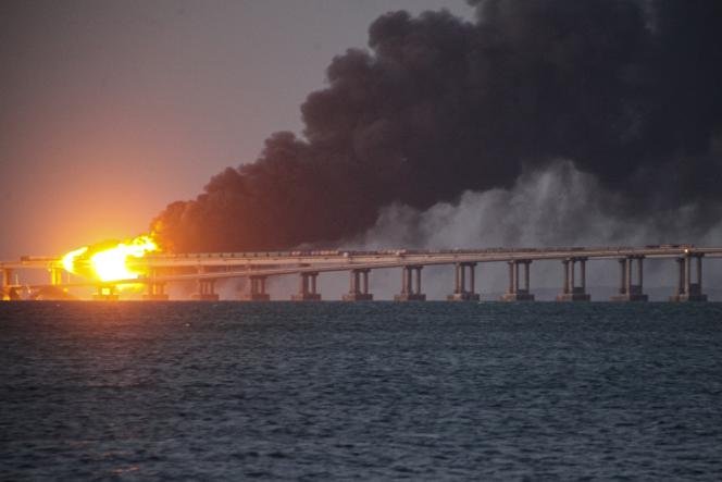 НОВА ХИБРИДКА: Взривът за Кримския мост бил пратен от Одеса в Русе 