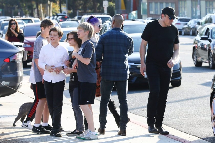 На хоризонта ли е бебе №11? Илон Мъск се пошегува