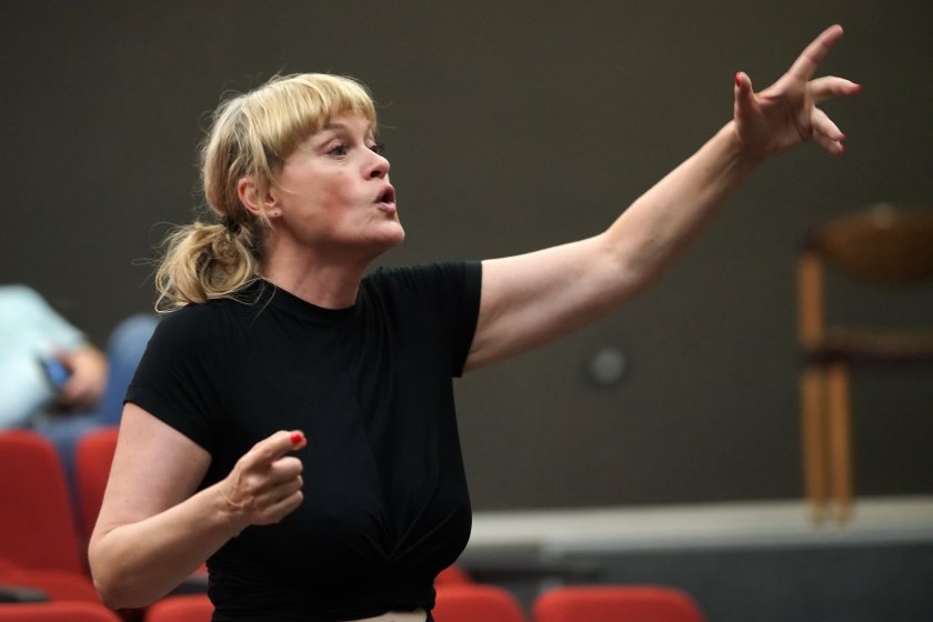Примата Веселина Кацарова отбелязва 35 години на сцената